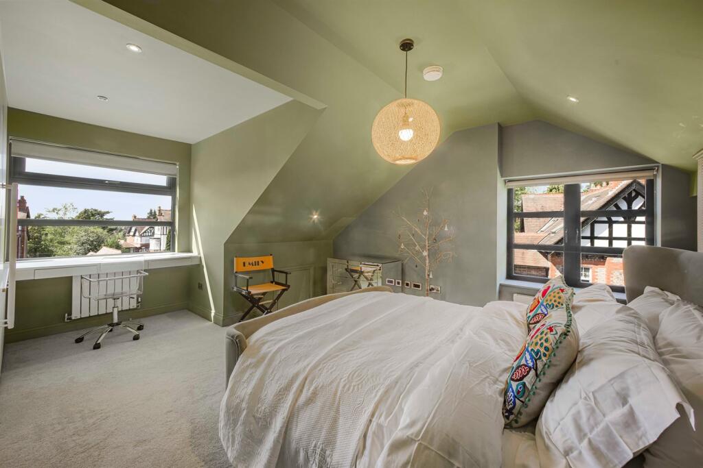 5 bedroom detached house for sale in Alan Drive, Hale, WA15